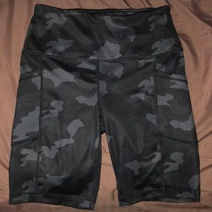 Yogalicious Lux Biker Shorts Size S